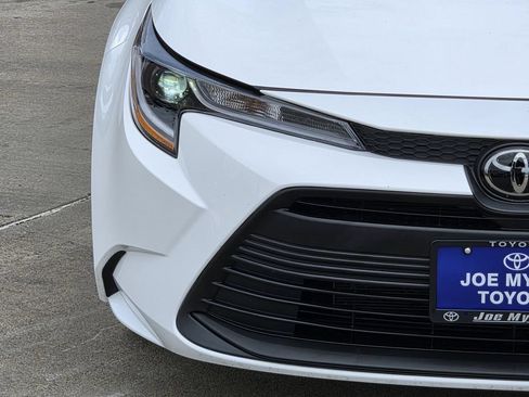 Used 2026 Toyota Corolla LE FWD image 5