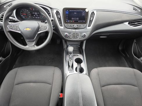 Used 2024 Chevrolet Malibu LT FWD image 9