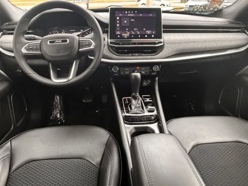Used 2024 Jeep Compass Latitude AWD/4WD image 23
