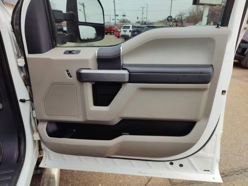 Used 2022 Ford F250 XLT w/ XLT Value Package image 9