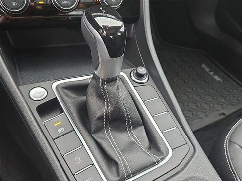 Used 2024 Volkswagen Jetta SE image 13