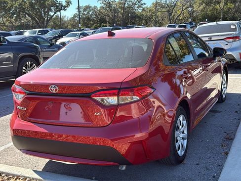 Used 2021 Toyota Corolla LE image 9