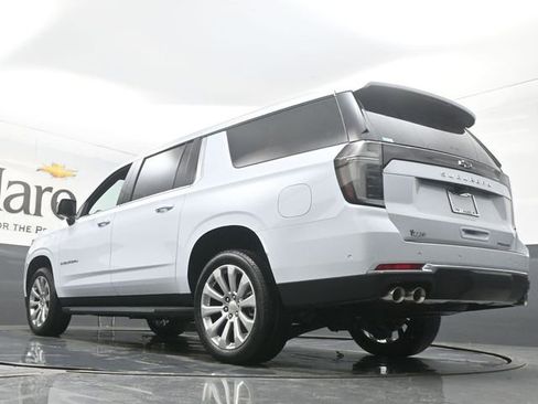 New 2026 Chevrolet Suburban Premier image 5