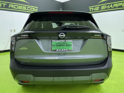 Used 2025 Nissan Kicks SV image 8