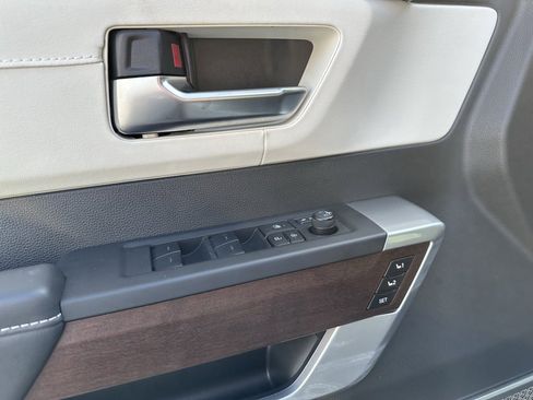 Used 2025 Toyota Sequoia Capstone image 30