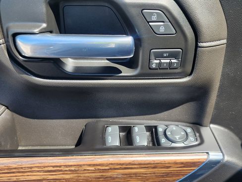 Used 2019 Chevrolet Silverado 1500 High Country image 15