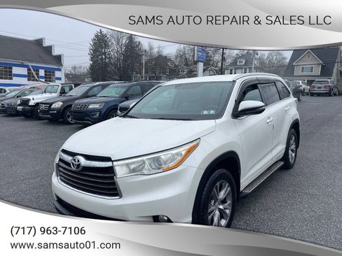 Used 2014 Toyota Highlander Plus AWD/4WD image 1
