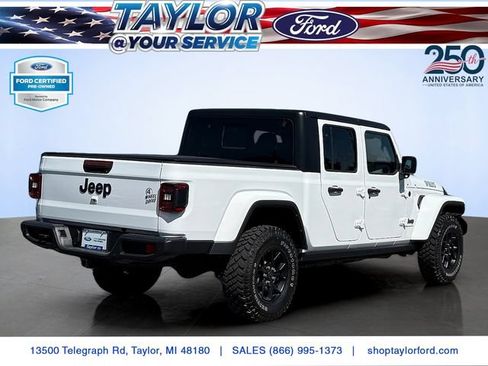 Used 2025 Jeep Gladiator Sport AWD/4WD image 4