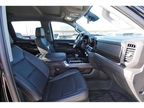 Used 2023 GMC Sierra 1500 SLT AWD/4WD image 25