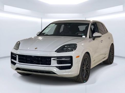 Certified 2025 Porsche Cayenne GTS AWD/4WD image 1