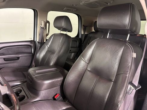 Used 2011 GMC Yukon SLE image 17