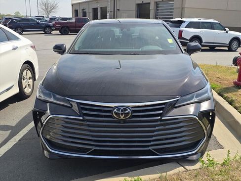Used 2019 Toyota Avalon Limited w/ Advanced Safety Package image 2