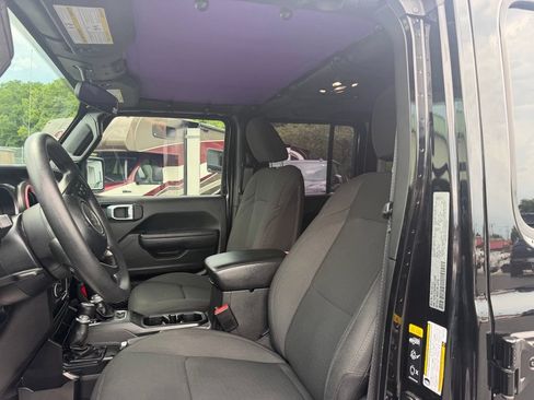 Used 2022 Jeep Wrangler Unlimited Sport AWD/4WD image 11
