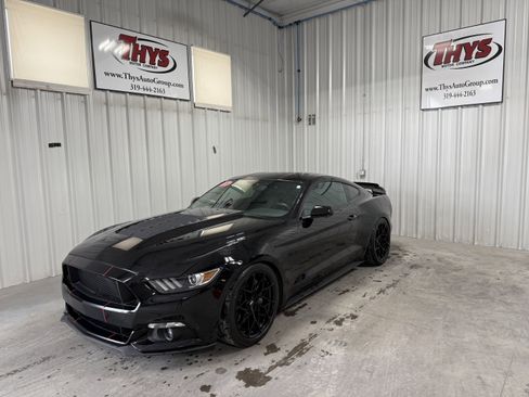 Used 2017 Ford Mustang GT w/ Black Accent Package RWD image 12