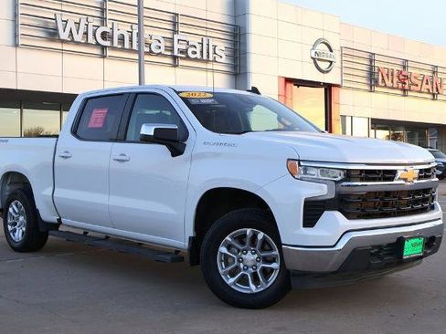 Used 2022 Chevrolet Silverado 1500 LT image 1