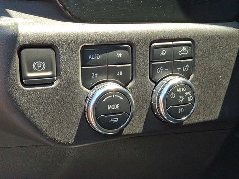 Used 2024 GMC Sierra 1500 SLT w/ SLT Premium Plus Package AWD/4WD image 28