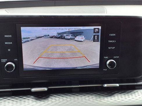 Used 2022 Kia Carnival LX FWD image 29