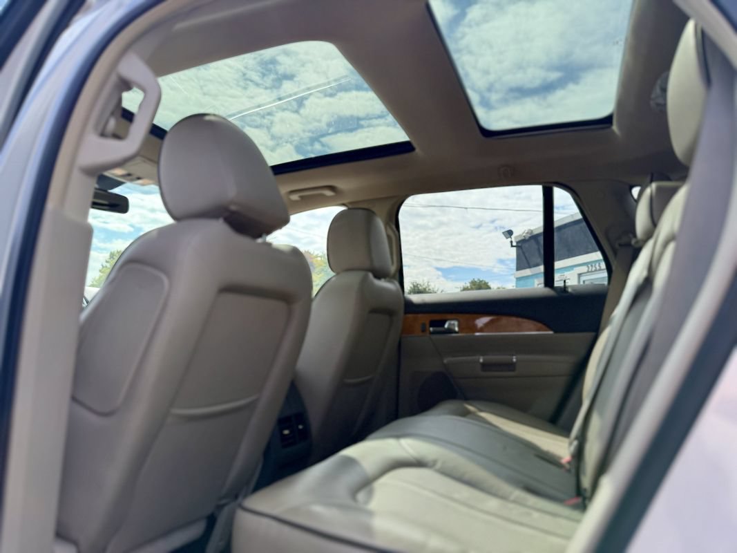 Used 2013 Lincoln MKX AWD image 15