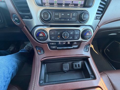 Used 2020 Chevrolet Suburban Premier image 20