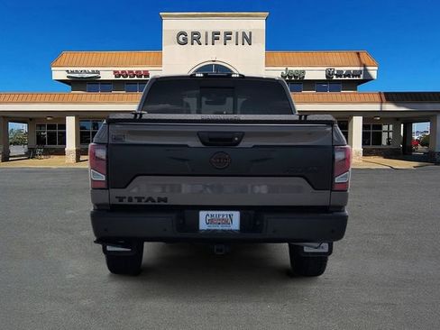 Used 2024 Nissan Titan PRO-4X w/ Pro-4x Convenience Package AWD/4WD image 8