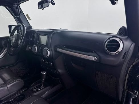 Used 2012 Jeep Wrangler Unlimited Rubicon w/ Connectivity Group image 25