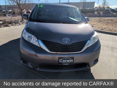Used 2014 Toyota Sienna LE image 2