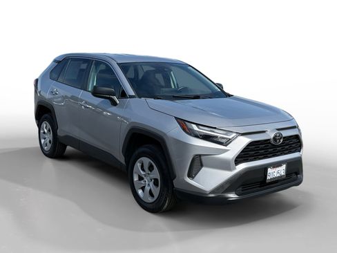 Used 2024 Toyota RAV4 LE FWD image 7