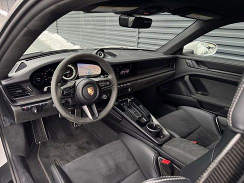 Used 2024 Porsche 911 Carrera GTS image 4