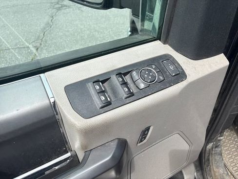 Used 2021 Ford F250 XLT w/ XLT Premium Package AWD/4WD image 18
