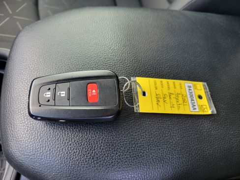 Used 2021 Toyota RAV4 XLE FWD image 44