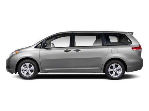Used 2012 Toyota Sienna LE FWD image 3