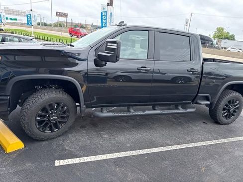 Used 2025 Chevrolet Silverado 2500 LT w/ Trail Boss Package AWD/4WD image 3