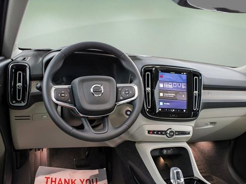 New 2025 Volvo XC40 B5 Ultra w/ Climate Package image 21