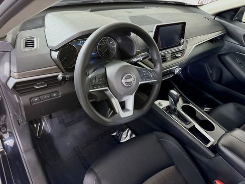 Certified 2024 Nissan Altima 2.5 SV FWD image 17