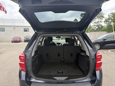 Used 2017 Chevrolet Equinox LT FWD image 35