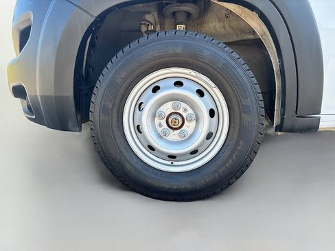 Used 2023 RAM ProMaster 2500 w/ Convenience Group FWD image 14