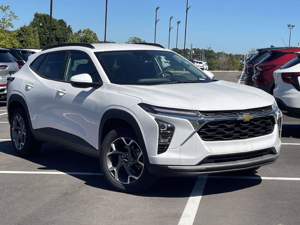 Used 2025 Chevrolet Trax LT w/ LT Convenience Package FWD image 1