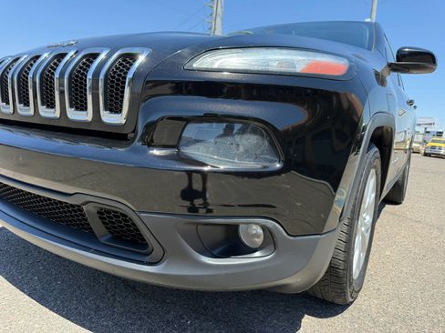Used 2017 Jeep Cherokee Latitude w/ Safety/Convenience Group FWD image 41