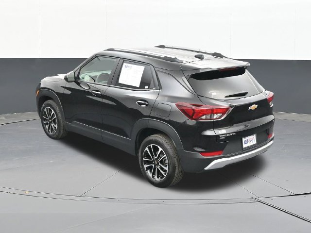 Used 2025 Chevrolet TrailBlazer LT AWD/4WD image 56