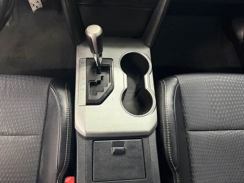 Used 2012 Toyota Camry SE image 24