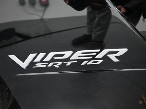 Used 2006 Dodge Viper SRT-10 image 18