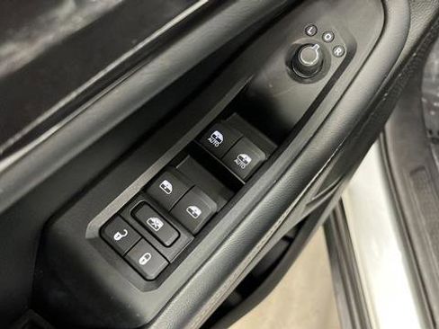 Used 2023 Jeep Grand Cherokee L Laredo image 19