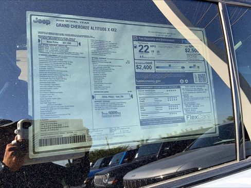 New 2025 Jeep Grand Cherokee Altitude image 20