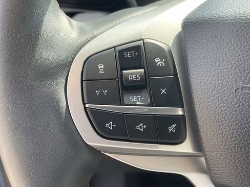 Used 2025 Ford Explorer Active w/ Active Comfort Package RWD image 38