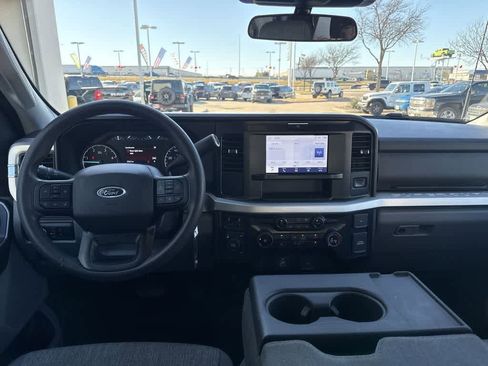 Used 2025 Ford F250 XLT image 16