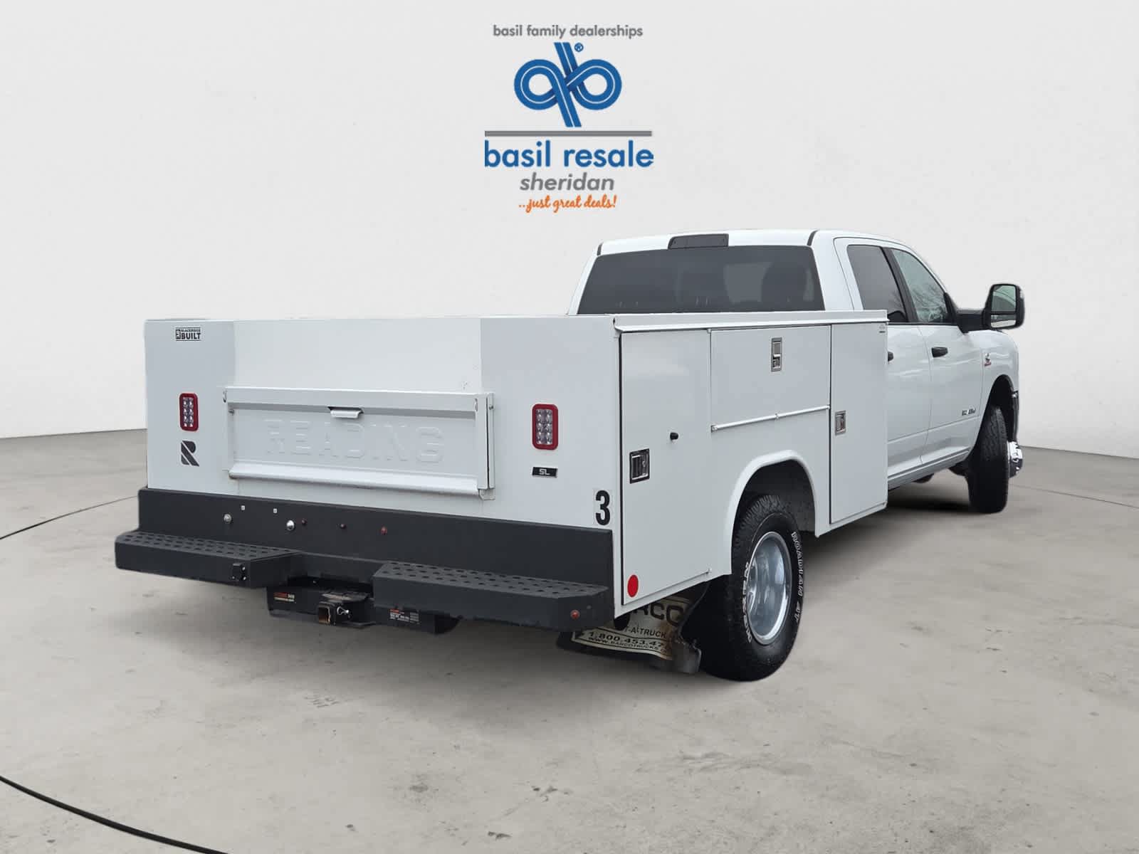 Used 2024 RAM 3500 SLT w/ Quick Order Package 2YG SLT AWD/4WD image 8