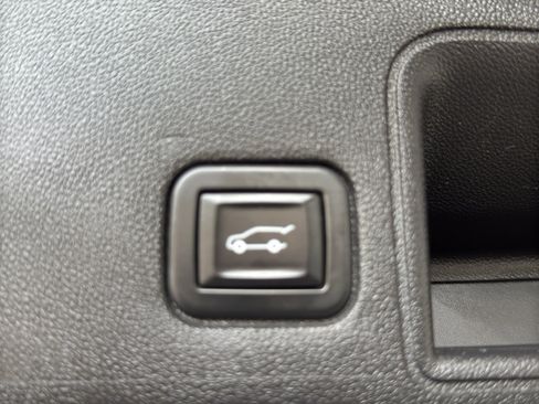 Used 2020 GMC Terrain SLE FWD image 22