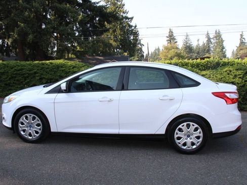 Used 2012 Ford Focus SE FWD image 12