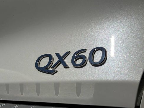 Used 2024 INFINITI QX60 Luxe FWD image 18