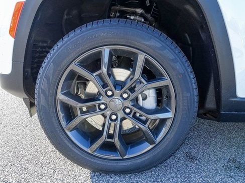 New 2025 Jeep Grand Cherokee Limited AWD/4WD image 11